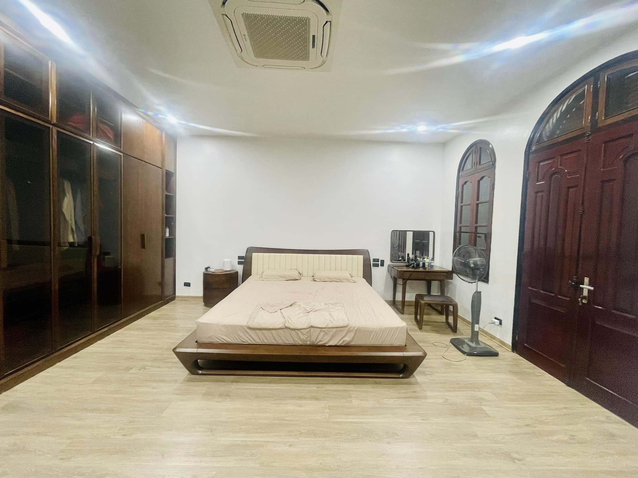 ⚜️ Biệt thự Mặt phố Nguyễn Khang, Cầu Giấy, 155m2 3T MT 9m, Giá chỉ 33.5 Tỷ ⚜️ - Ảnh 2
