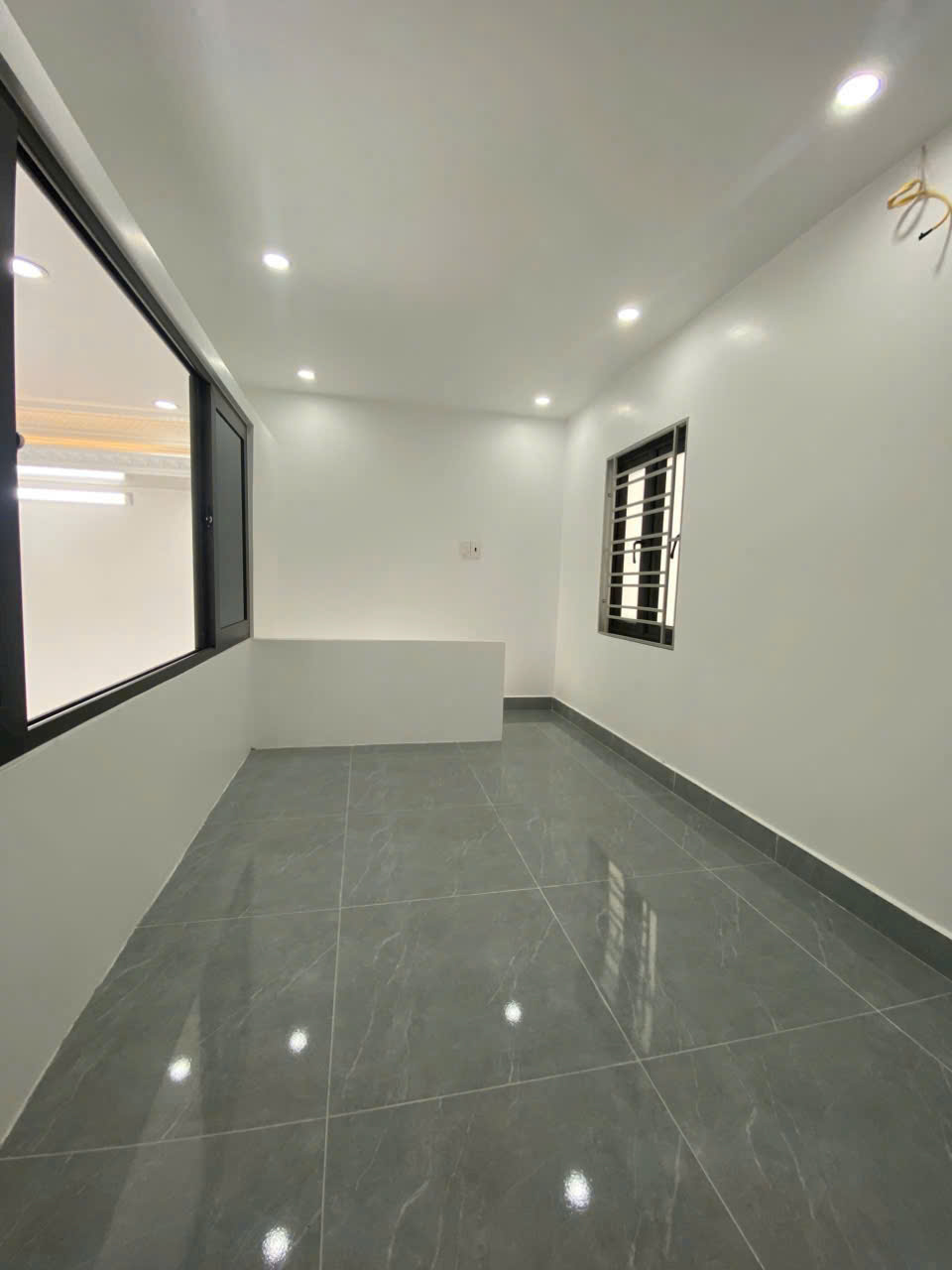Nhà mặt đường Nguyễn Văn Linh gần AEON, 40m 1.5 tầng, Giá 2.35 tỉ - Ảnh 3