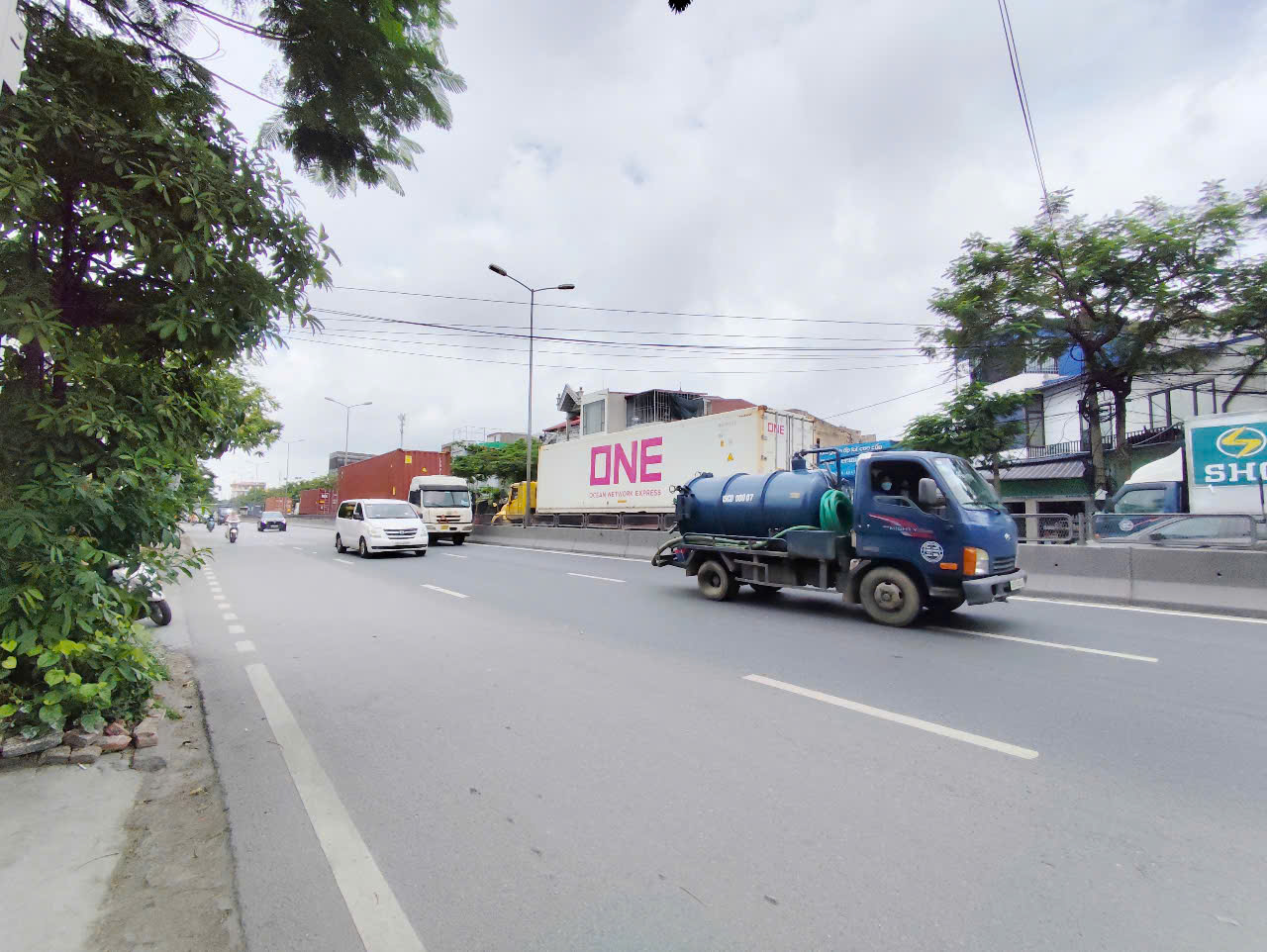 Nhà mặt đường Nguyễn Văn Linh gần AEON, 40m 1.5 tầng, Giá 2.35 tỉ - Ảnh 4