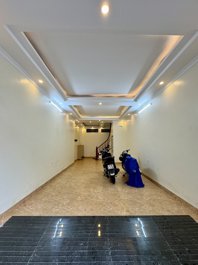 Bán nhà Đền Lừ gara ô tô 7 chỗ thông tứ tung 5 tầng đẹp như mới 45m2 giá hiếm 15 tỷ - Ảnh chính