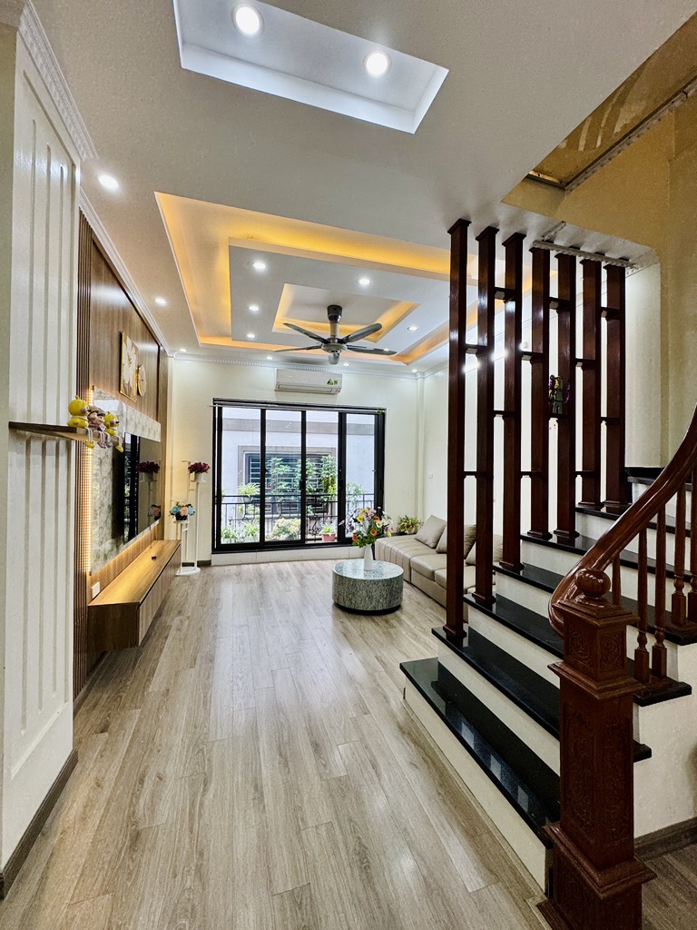 Bán nhà Đền Lừ gara ô tô 7 chỗ thông tứ tung 5 tầng đẹp như mới 45m2 giá hiếm 15 tỷ - Ảnh 2