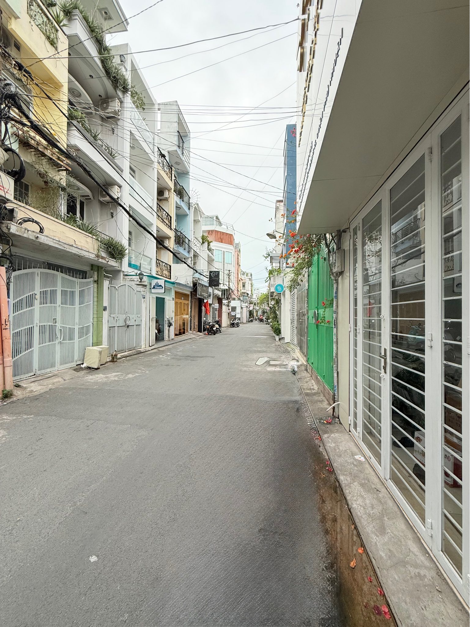 Đúng chuẩn Nhà Cao Mái Thoáng - ngang gần 5m dài 10, 3 tấm đúc - hẻm to, sách đẹp, an toàn, an ninh. - Ảnh 1