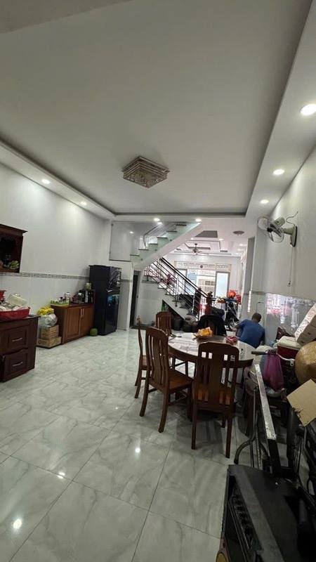 Đúng chuẩn Nhà Cao Mái Thoáng - ngang gần 5m dài 10, 3 tấm đúc - hẻm to, sách đẹp, an toàn, an ninh. - Ảnh 3