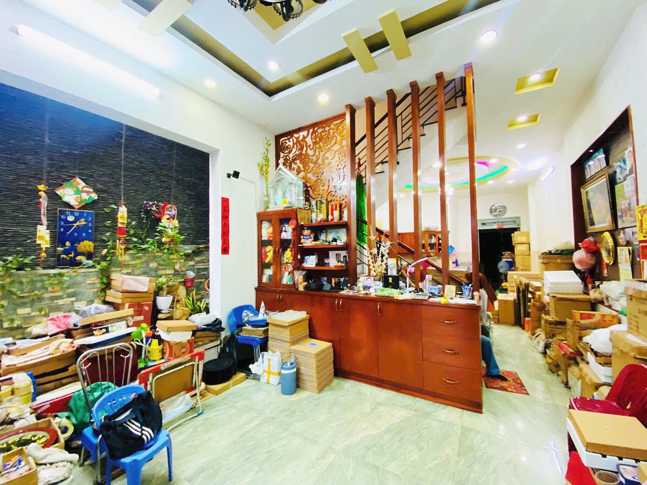 NGÔI NHÀ TRONG MƠ – Âu Cơ – 60m2, trệt 2 lầu đúc – 4pn – vị trí siêu nét – hẻm vào như đường băng. - Ảnh 2