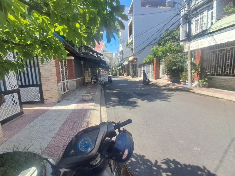 ♪ Nhà MT đường 5.5m gần Trưng Nữ Vương, 70m2, ngang 4.3m, C4, 4.5 tỷ - Ảnh 1