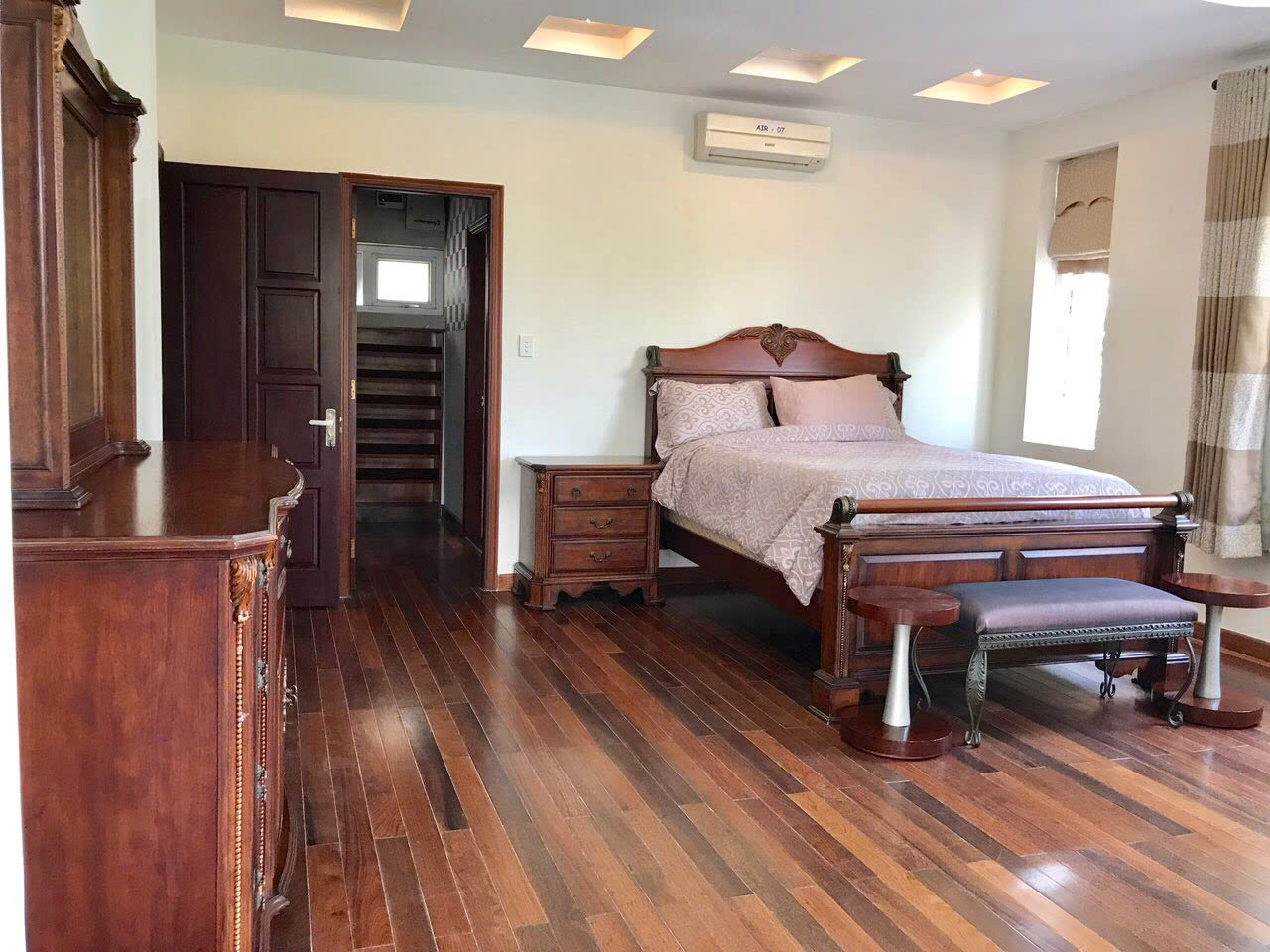 BÁN BIỆT THỰ SIÊU SANG – 113/1 NGUYỄN VĂN HƯỞNG, P.THẢO ĐIỀN, Q.2 – DT 639M² FULL THỔ CƯ - Ảnh 4