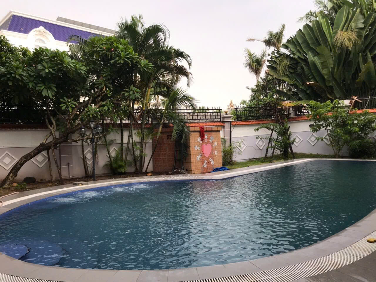 BÁN BIỆT THỰ SIÊU SANG – 113/1 NGUYỄN VĂN HƯỞNG, P.THẢO ĐIỀN, Q.2 – DT 639M² FULL THỔ CƯ - Ảnh 1