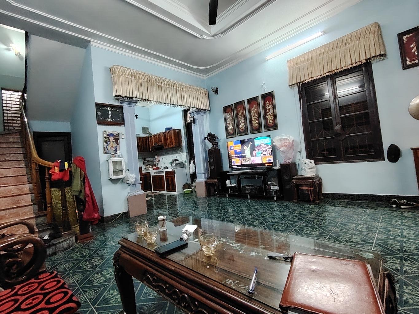 BÁN NHÀ PHỐ NGUYỄN VĂN CỪ – 97M² – 4 TẦNG – CHỈ HƠN 11 TỶ . Ô TÔ TRÁNH 3 BƯỚC CHÂN - Ảnh 1