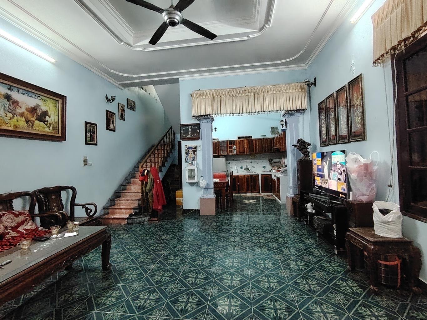 BÁN NHÀ PHỐ NGUYỄN VĂN CỪ – 97M² – 4 TẦNG – CHỈ HƠN 11 TỶ . Ô TÔ TRÁNH 3 BƯỚC CHÂN - Ảnh chính