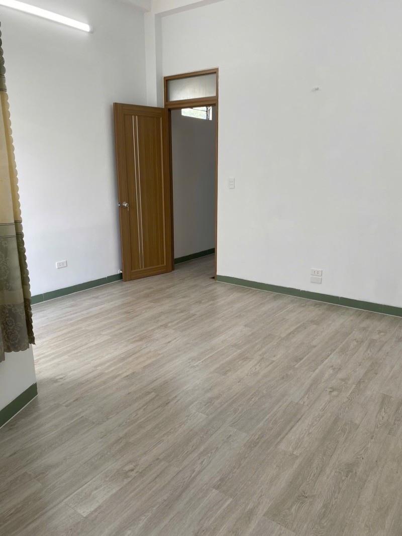 ♣ Nhà sát MT Trưng Nữ Vương,  Ô tô đậu 20m, 46m2, 3 tầng, 4PN, sạch đẹp, 3.x tỷ - Ảnh 2
