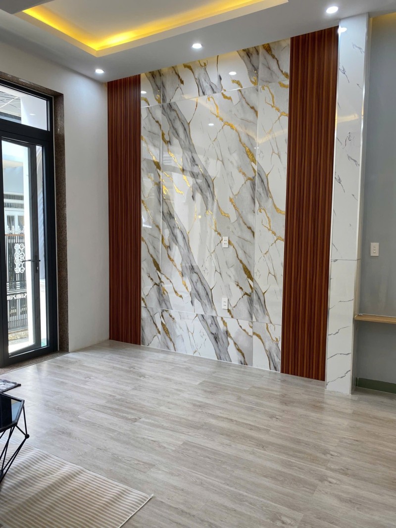 ♣ Nhà sát MT Trưng Nữ Vương,  Ô tô đậu 20m, 46m2, 3 tầng, 4PN, sạch đẹp, 3.x tỷ - Ảnh 1