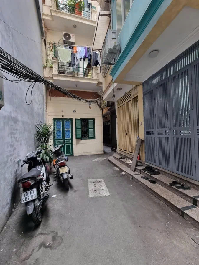 Cần bán Gấp mảnh đất Phố Văn Hương, Đống Đa, 50m2, mặt tiền gần 5m, Chỉ 6.9 tỷ - Ảnh chính