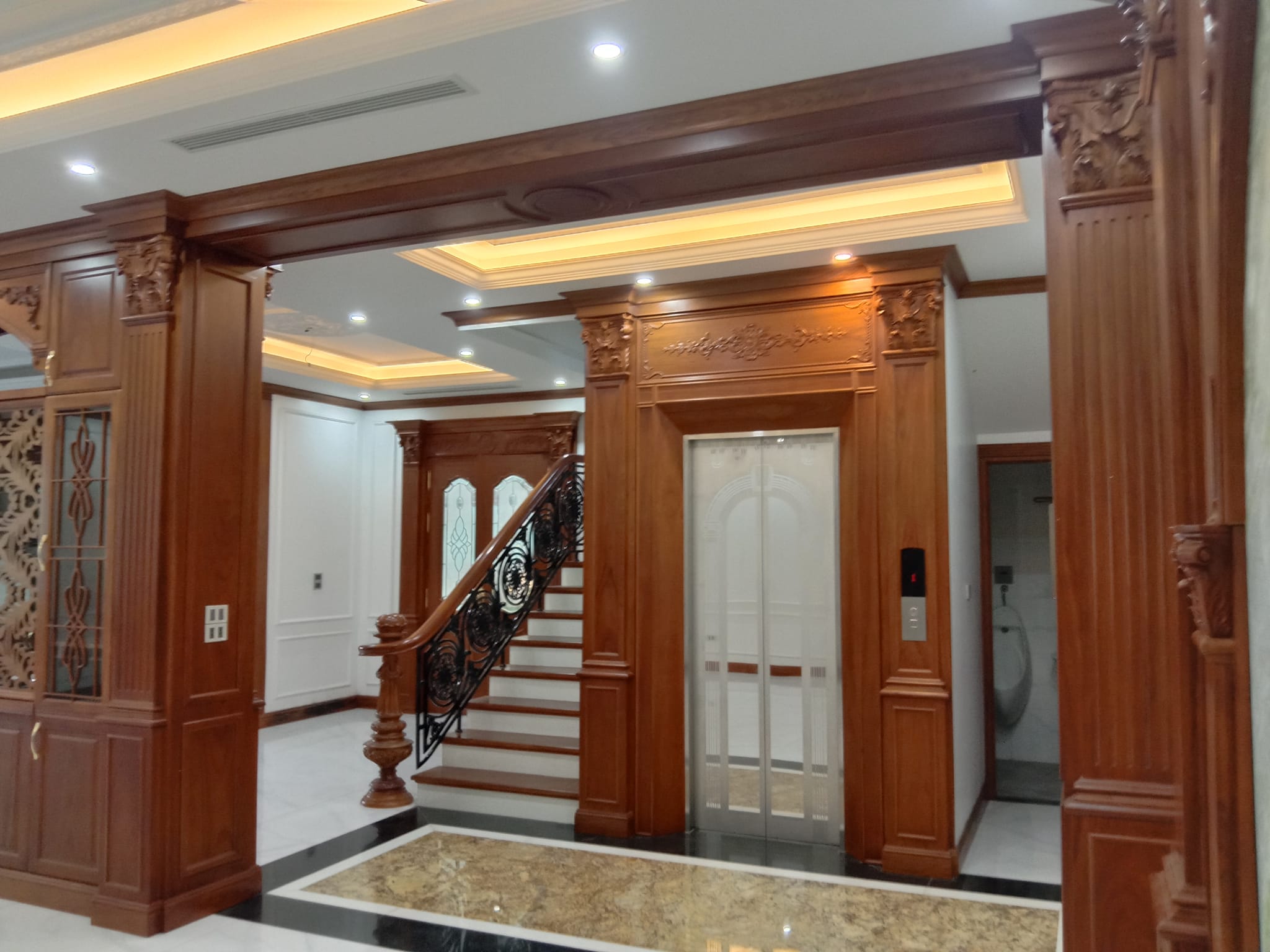 ⚜️ Biệt thự mới đẹp nhất KĐT Việt Hưng, 231m2 5T Thang máy, MT 13.5m, Chỉ 39 Tỷ ⚜️ - Ảnh 2