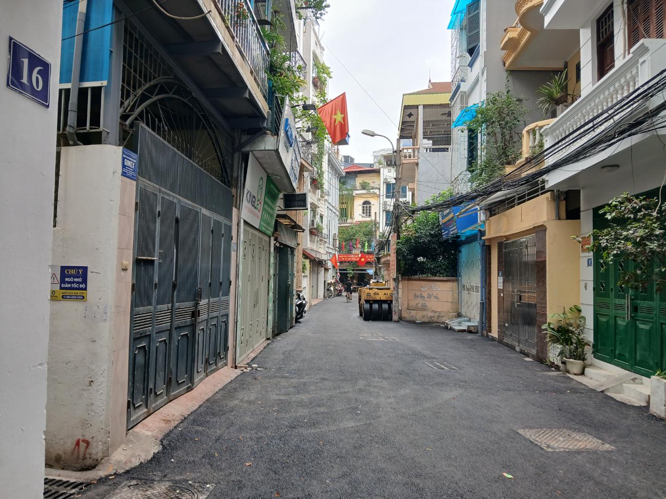 136 Vương Thừa Vũ phong thủy vượng – lô góc 2 mặt ngõ – ô tô tránh nhau trước cửa - Ảnh chính