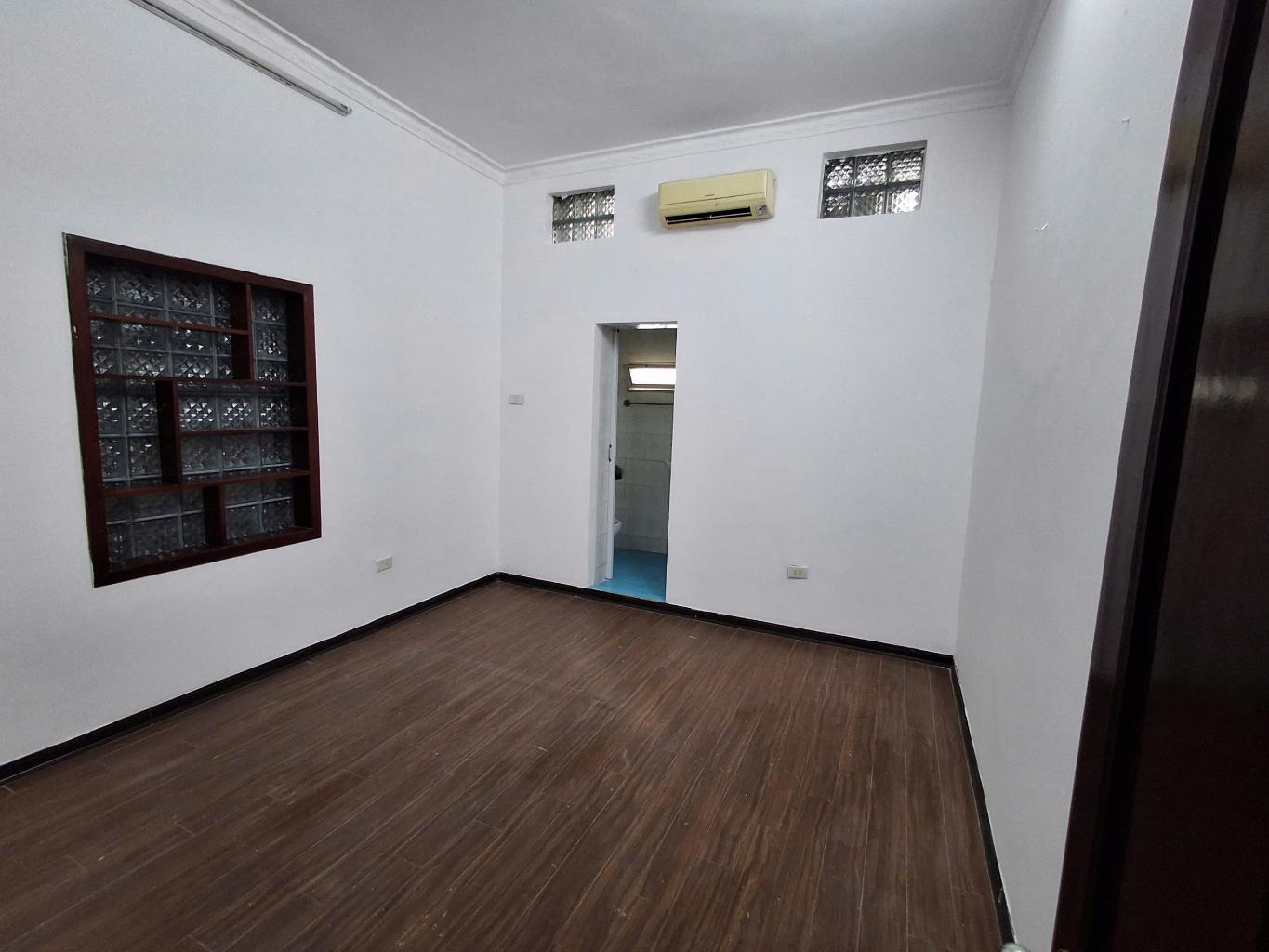 136 Vương Thừa Vũ phong thủy vượng – lô góc 2 mặt ngõ – ô tô tránh nhau trước cửa - Ảnh 3