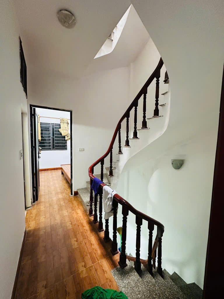 CƠ HỘI VÀNG! NHÀ TÂY HỒ - NGÕ 603 LẠC LONG QUÂN - 43M2 5 TẦNG - GIÁ CHỈ 8.4 TỶ - Ảnh 3