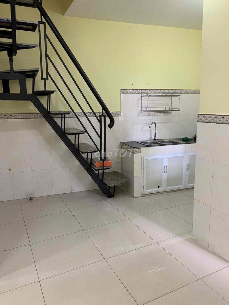 CHO THUÊ NHÀ 1 TRỆT 1 LẦU DT 30 M2, 2 WC, MÁY LẠNH GIÁ TỐT- Đ.SỐ 49, P. HIỆP BÌNH CHÁNH - Ảnh 1