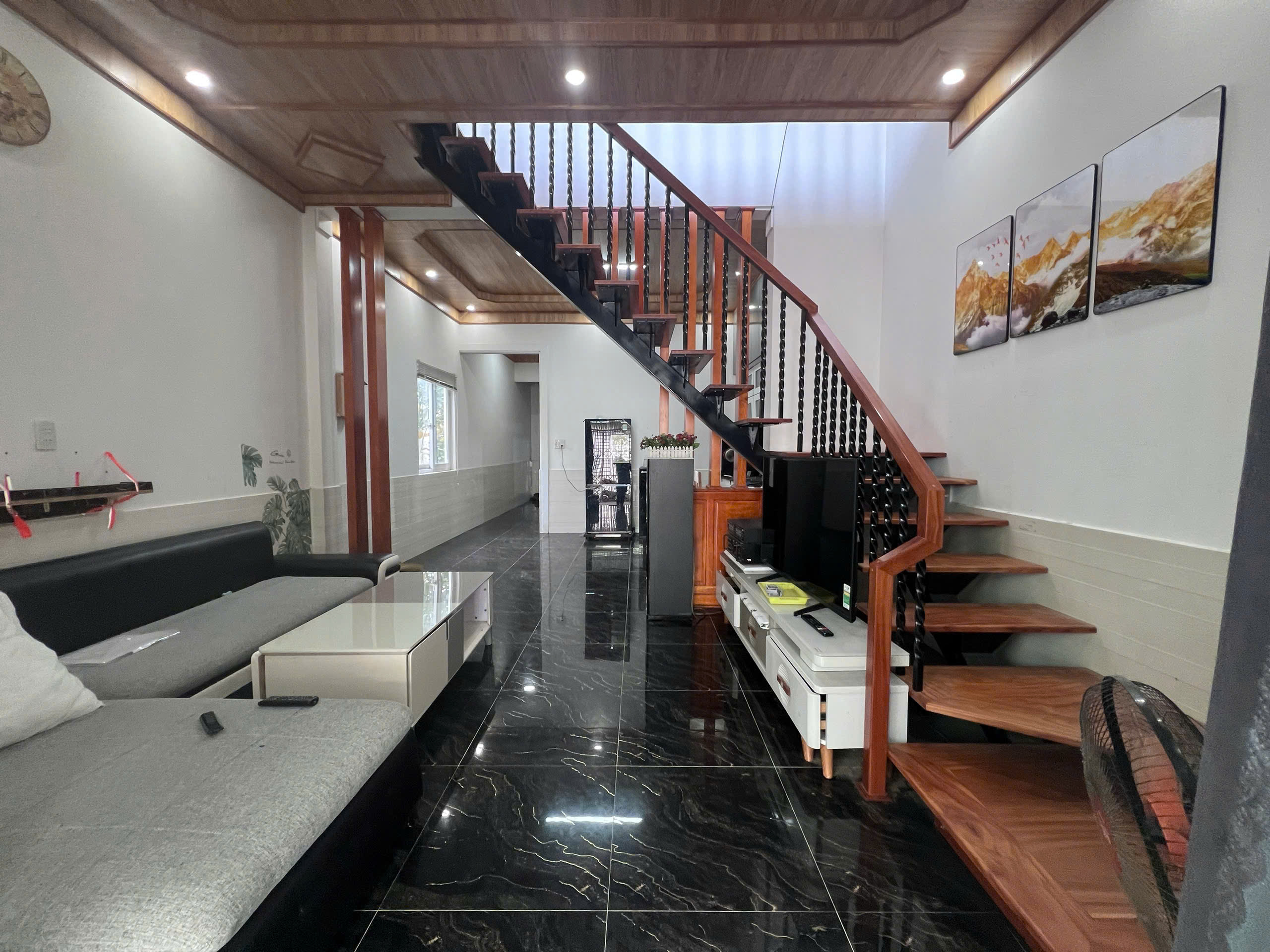 CHO THUÊ NHÀ HẺM Ô TÔ ĐƯỜNG 3 THÁNG TƯ P3 ĐÀ LẠT - 3PN FULL NỘI THẤT, SÂN ĐẬU XE - Ảnh 1