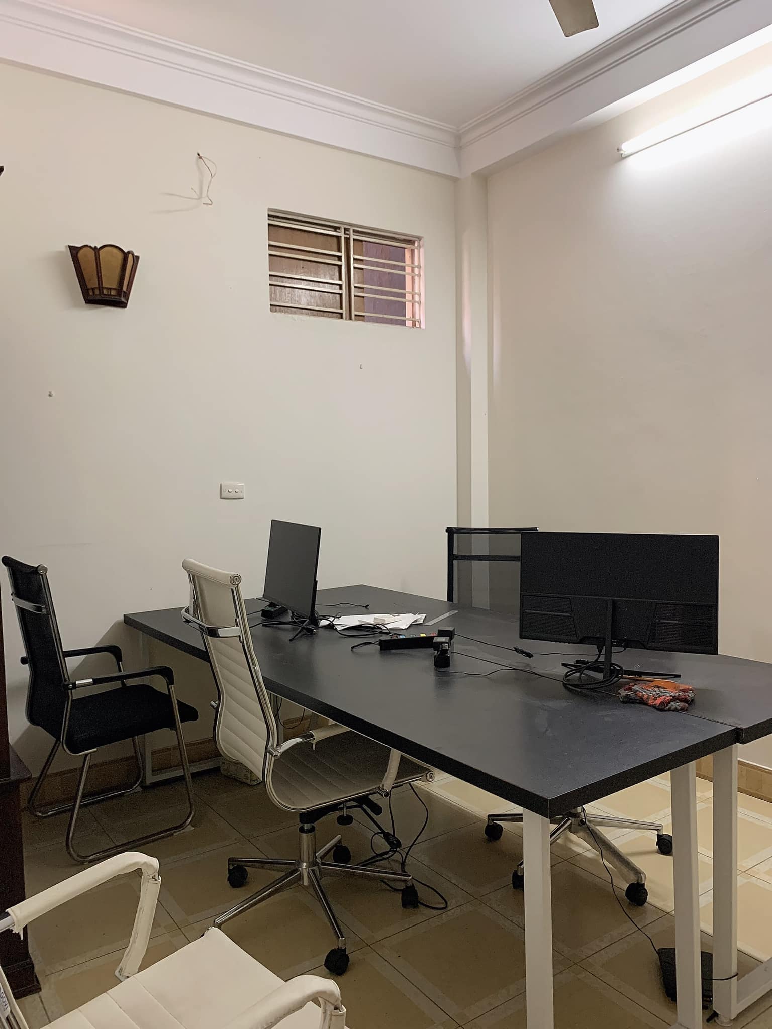 Cho thuê nhà mặt ngõ Thái Hà, 50m2 x 4 tầng, mặt tiền 4.1m, 25tr/tháng, vỉa hè, ô tô tránh - Ảnh 2