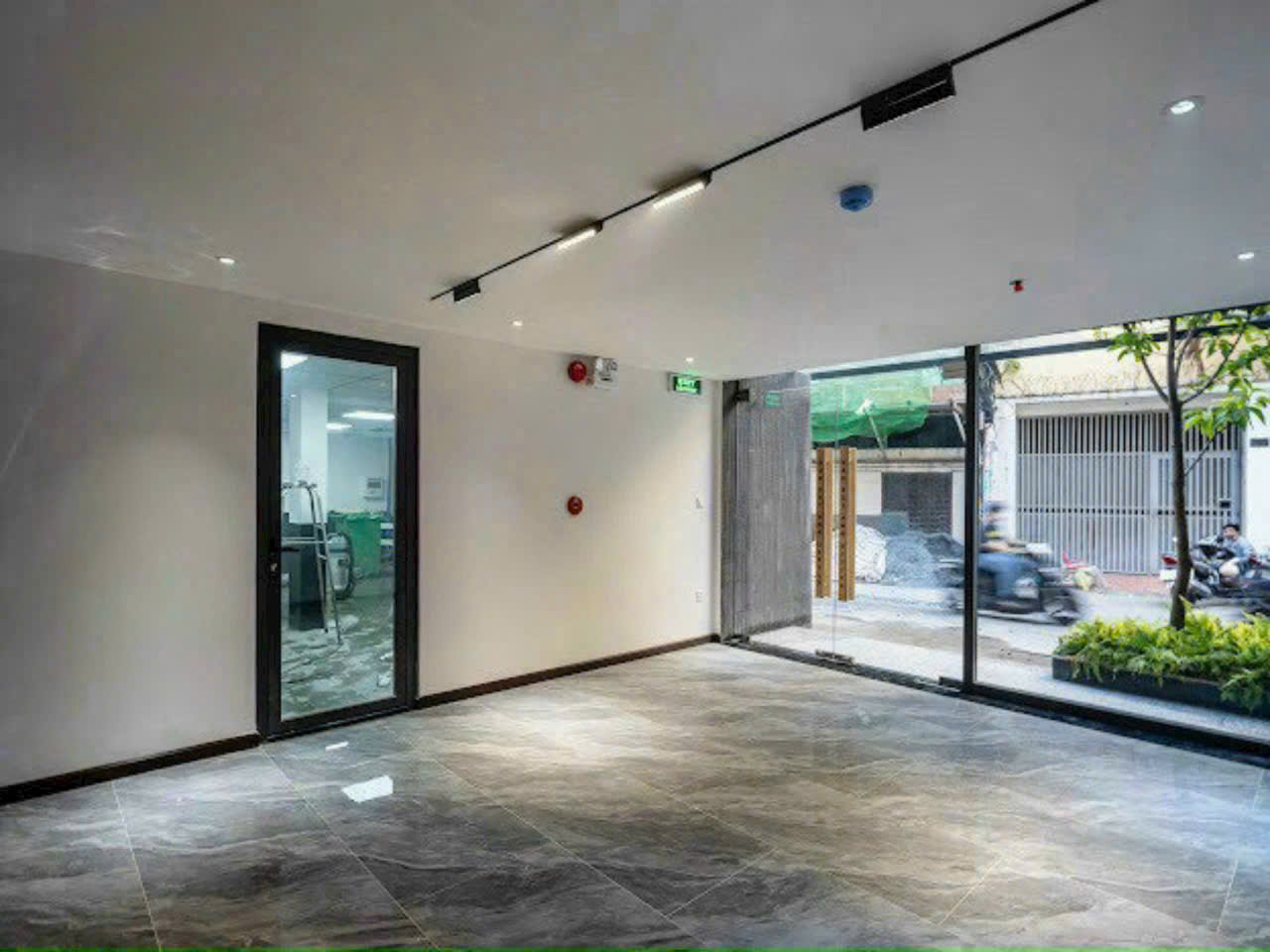 Bán Nhà Hẻm Vip Đào Duy Anh, Phường 9, Quận Phú Nhuận - 7 Tầng - HĐT: 100tr/th - Giá chỉ 36 tỷ - Ảnh 2