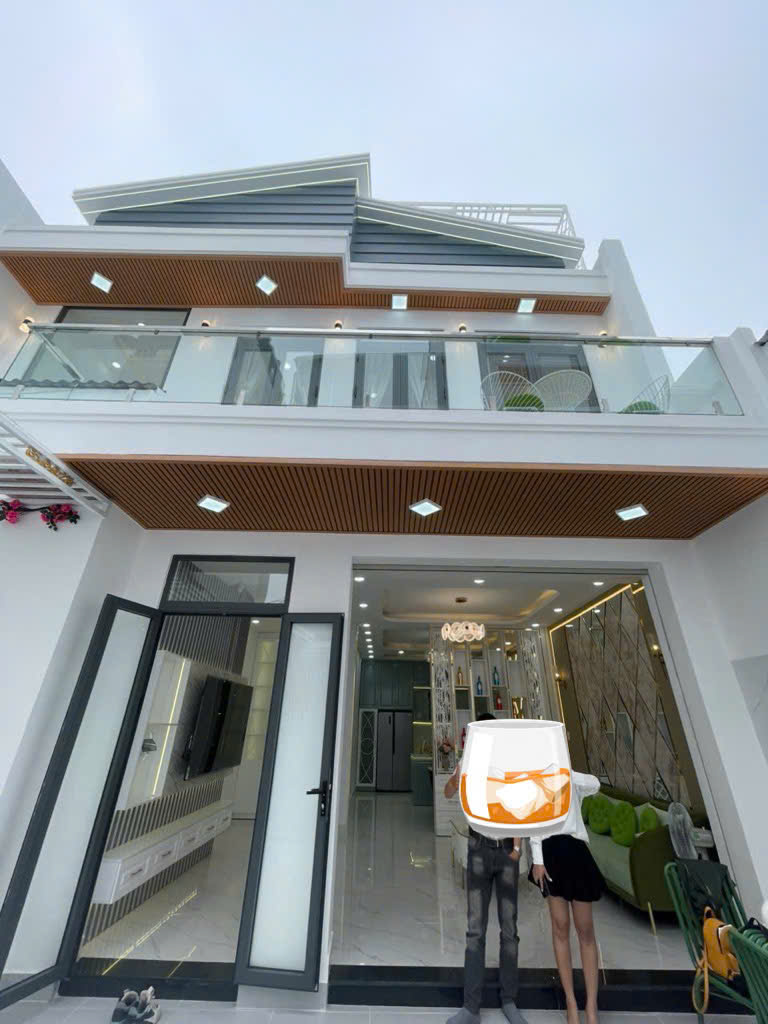 110,2m2 - Giá 8.9 tỷ - Đủ nội thất - 5PN - Hẻm Phạm Hữu Lầu - Quận 7 - Ảnh chính