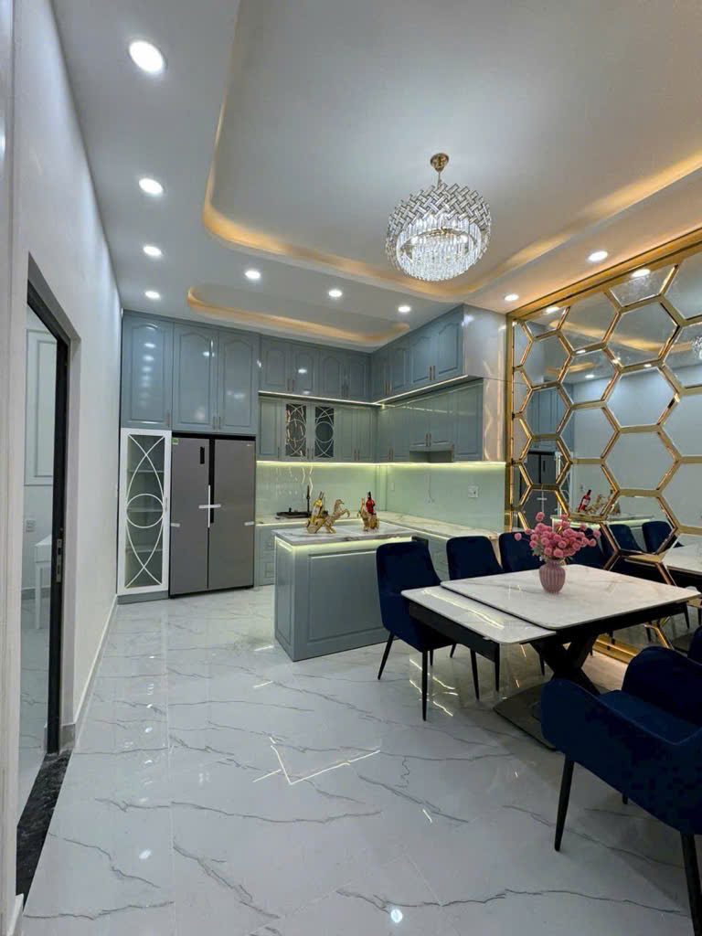 110,2m2 - Giá 8.9 tỷ - Đủ nội thất - 5PN - Hẻm Phạm Hữu Lầu - Quận 7 - Ảnh 1