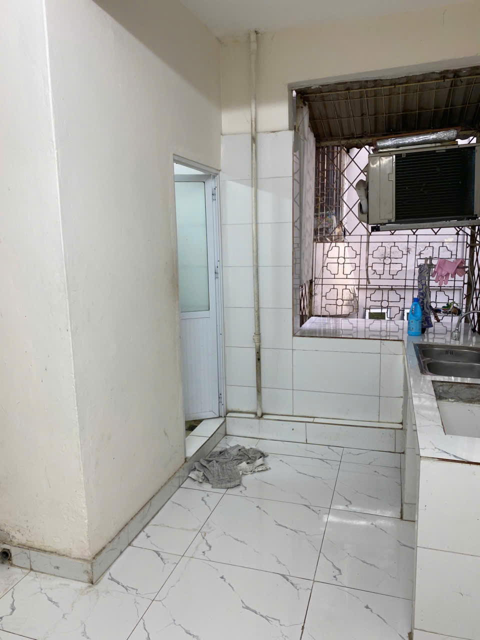 Chính chủ cho thuê tầng 4 tập thể 32A Hào nam đối diện học viện âm nhạc, tiện đi mọi nơi. - Ảnh 2
