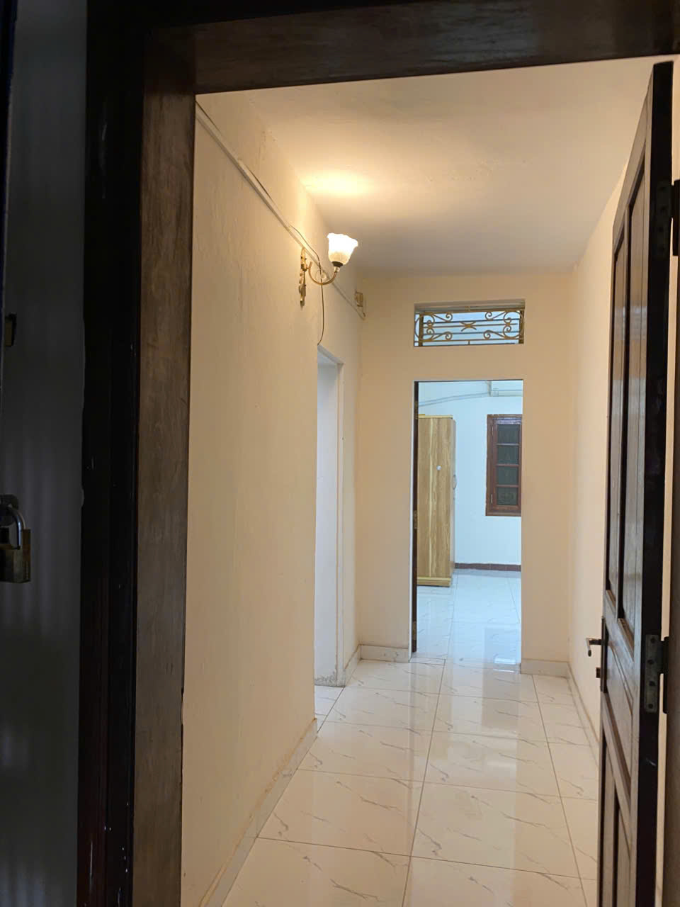 Chính chủ cho thuê tầng 4 tập thể 32A Hào nam đối diện học viện âm nhạc, tiện đi mọi nơi. - Ảnh 3