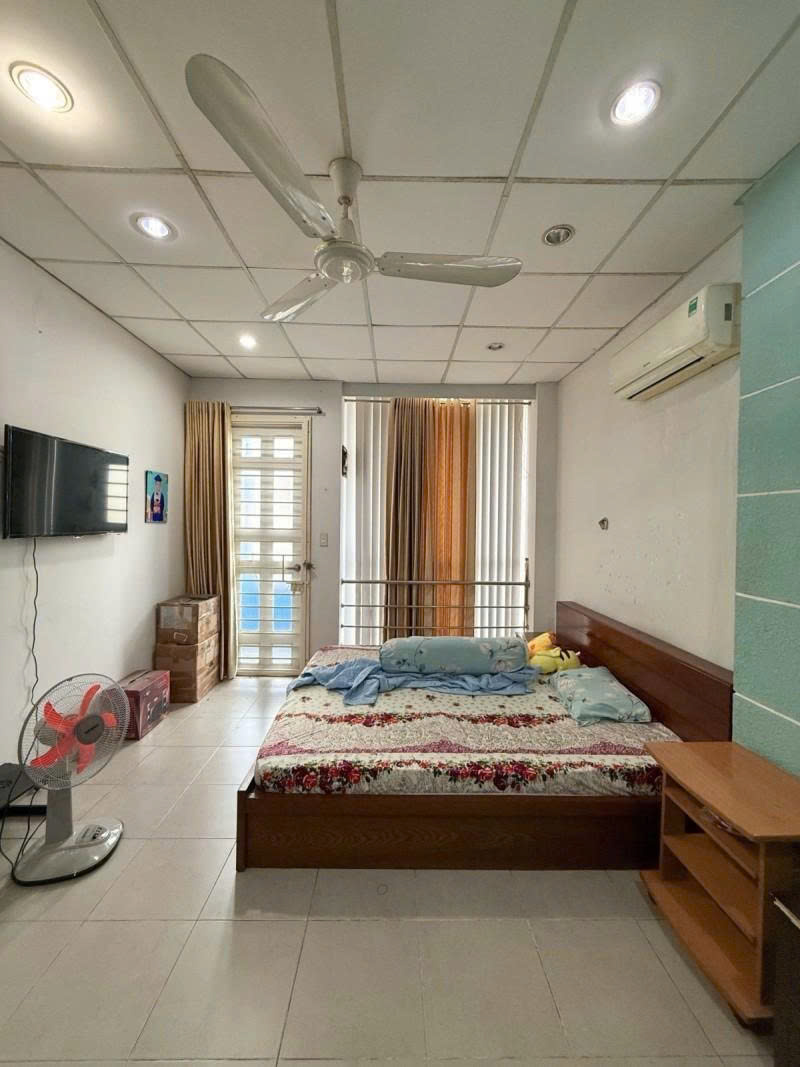 Bán nhà Mặt tiền Thái Phiên - gần Lãnh Binh Thăng - Quận 11, 3,6x18m, 5 Tầng, 13,5 tỷ. - Ảnh 1