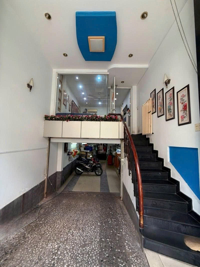 Bán nhà Mặt tiền Thái Phiên - gần Lãnh Binh Thăng - Quận 11, 3,6x18m, 5 Tầng, 13,5 tỷ. - Ảnh chính
