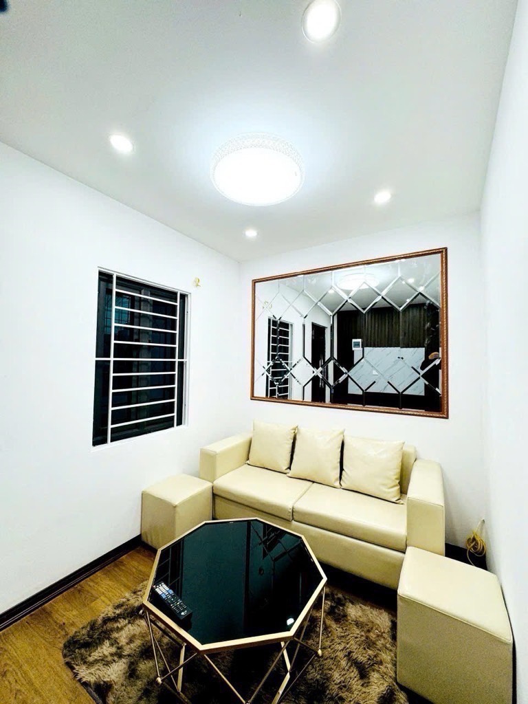 Chủ cần bán gấp căn hộ tập thể phố Kim Ngưu 3 phòng ngủ, sổ 40m2 giá chào 3.4 tỷ - Ảnh chính