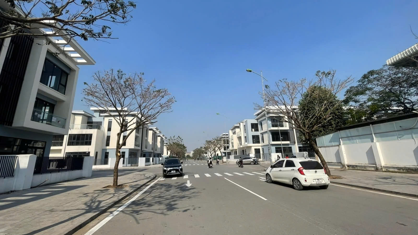 BÁN BIỆT THỰ AN QUÝ VILLA, DƯƠNG NỘI - 182M - MT 9M - VỈA HÈ Ô TÔ TRÁNH - GIÁ 45 TỶ - Ảnh 1