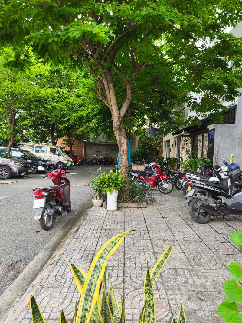NHÀ ĐẸP HXH ĐƯỜNG TRẦN THỊ CỜ PHƯỜNG THỚI AN QUẬN 12 HƠN 5 TỶ- 4 TẦNG 6PN- DT 68m2 NỞ HẬU - Ảnh chính