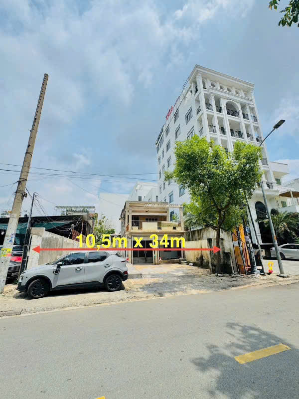 Bán khuôn đất rất đẹp xây cao tầng Mặt Tiền Đường Quốc Hương, P. Thảo Điền, TP Thủ Đức. - Ảnh chính