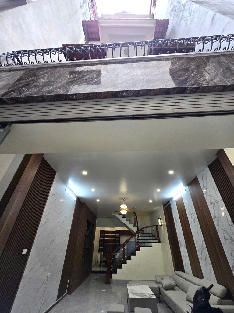 🚗 LÕI CẦU GIẤY - VÀI BƯỚC RA MẶT PHỐ - 4 TẦNG NỘI THẤT TIỀN TỶ SIÊU SANG - 65M2 - 13 TỶ - Ảnh 1