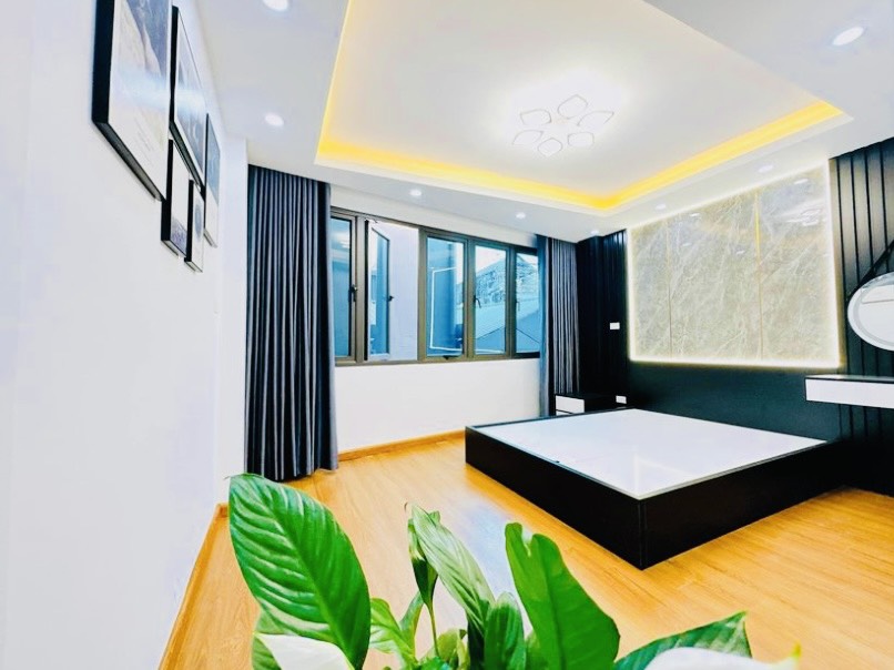 BÁN GẤP NHÀ ĐẸP - LÔ GÓC HOÀNG QUỐC VIỆT  40M X 5T Ô TÔ-  KD- 9.8 TỶ - Ảnh 1