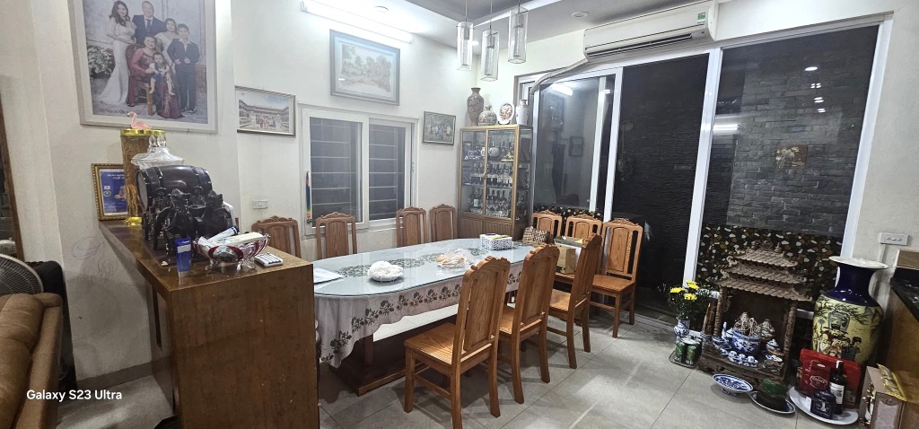 Bán nhà phố Ngọc Hà, diện tích rộng, 3 mặt thoáng, có thang máy, gần phố, 90m chỉ 17.5 tỷ - Ảnh 2