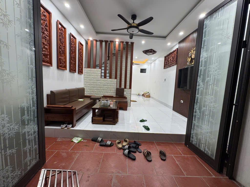 HÀNG XÓM KĐT ROYAL CITY, GẦN PHỐ, NHÀ DÂN XÂY, VỀ Ở NGAY, GIÁ HỢP LÝ 35M CHỈ HƠN 7 TỶ. - Ảnh chính