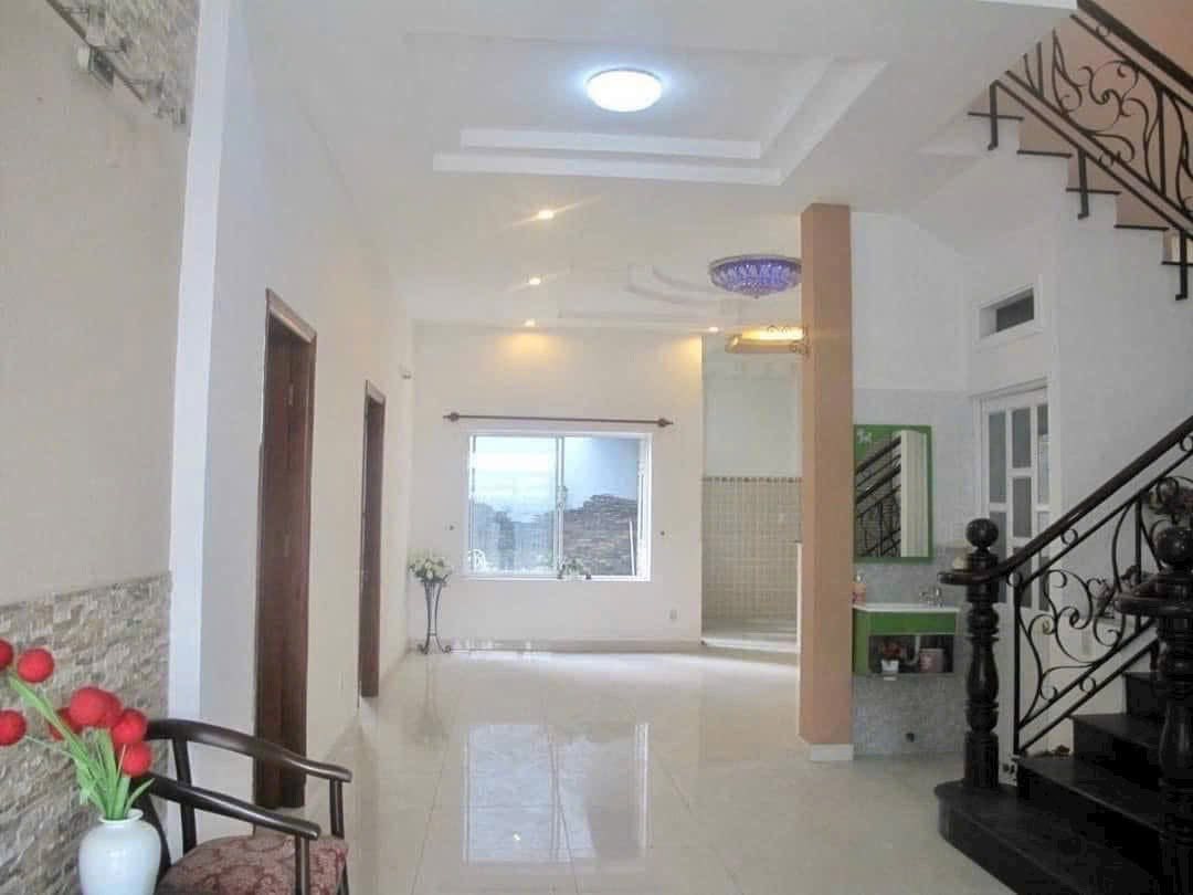 Bán nhà mặt tiền 2 tầng 10x25m giá 16,5 tỷ Đường Trần Văn Mười - Ảnh 2