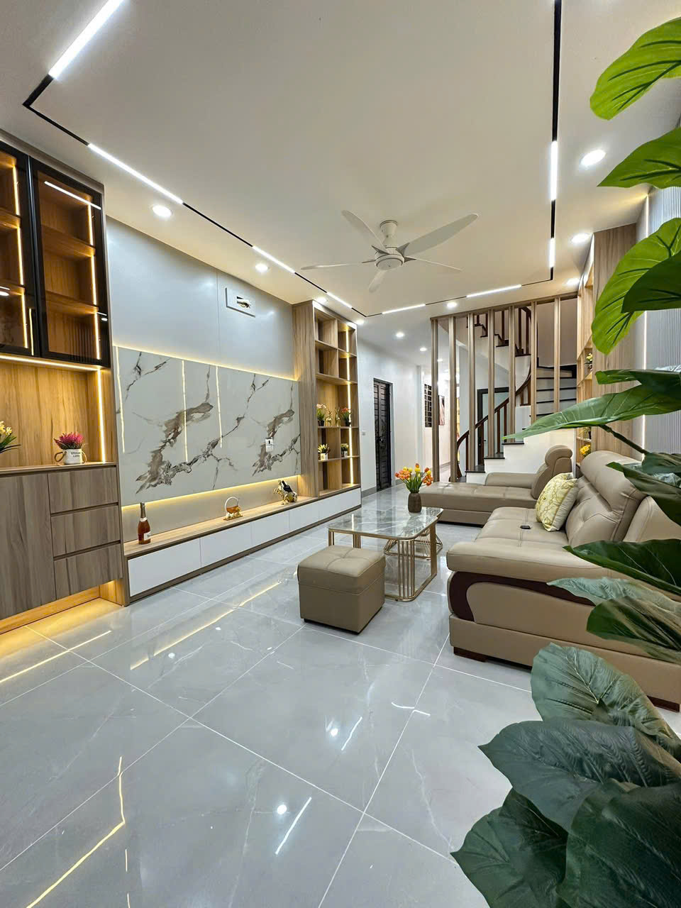 Siêu phẩm lô góc Nguyên Đúc Cảnh ,Hoàng Mai,1 nhà ra phố,thang máy,sân trươc nhà rộng,nội thât cao - Ảnh 2