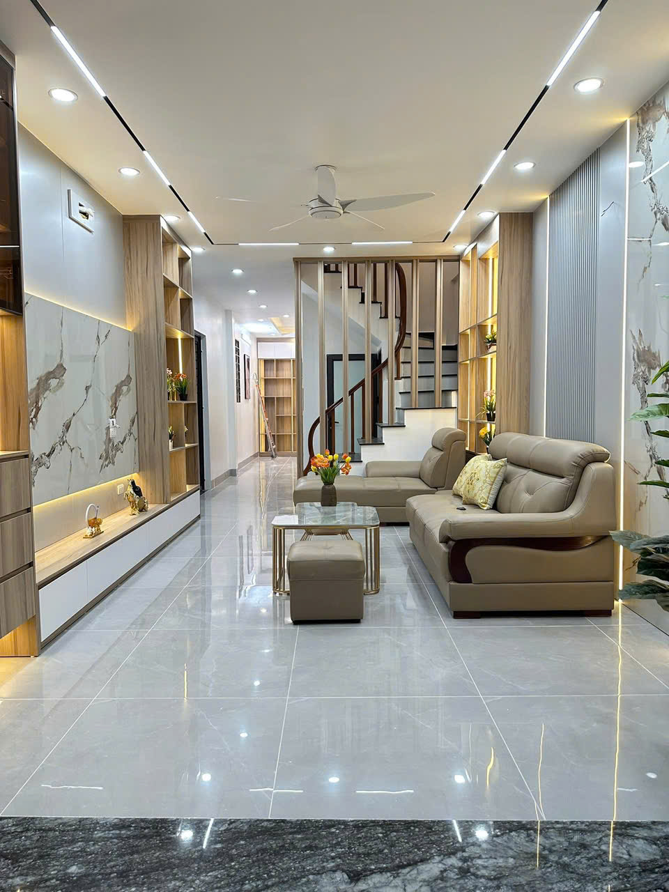 Siêu phẩm lô góc Nguyên Đúc Cảnh ,Hoàng Mai,1 nhà ra phố,thang máy,sân trươc nhà rộng,nội thât cao - Ảnh 3