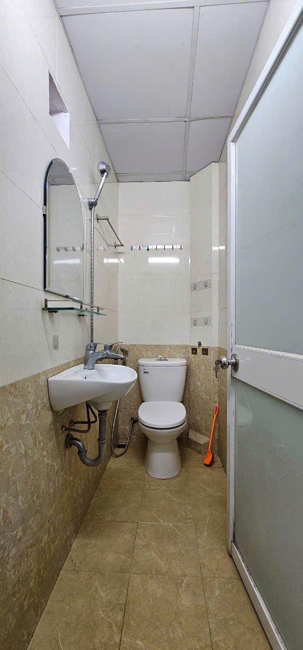3.7 TỶ - 5 TẦNG - NHÀ ĐẸP Ở NGAY - KCBT CHẮC CHẮN - TRUNG TÂM ĐỐNG ĐA - Ảnh 1