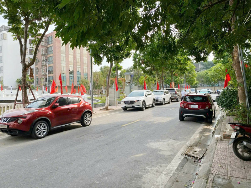 Cần bán 75,2m2 đất mặt phố 111 Lâm Hạ, Bồ Đề - View công viên, hồ điều hòa - Ảnh chính