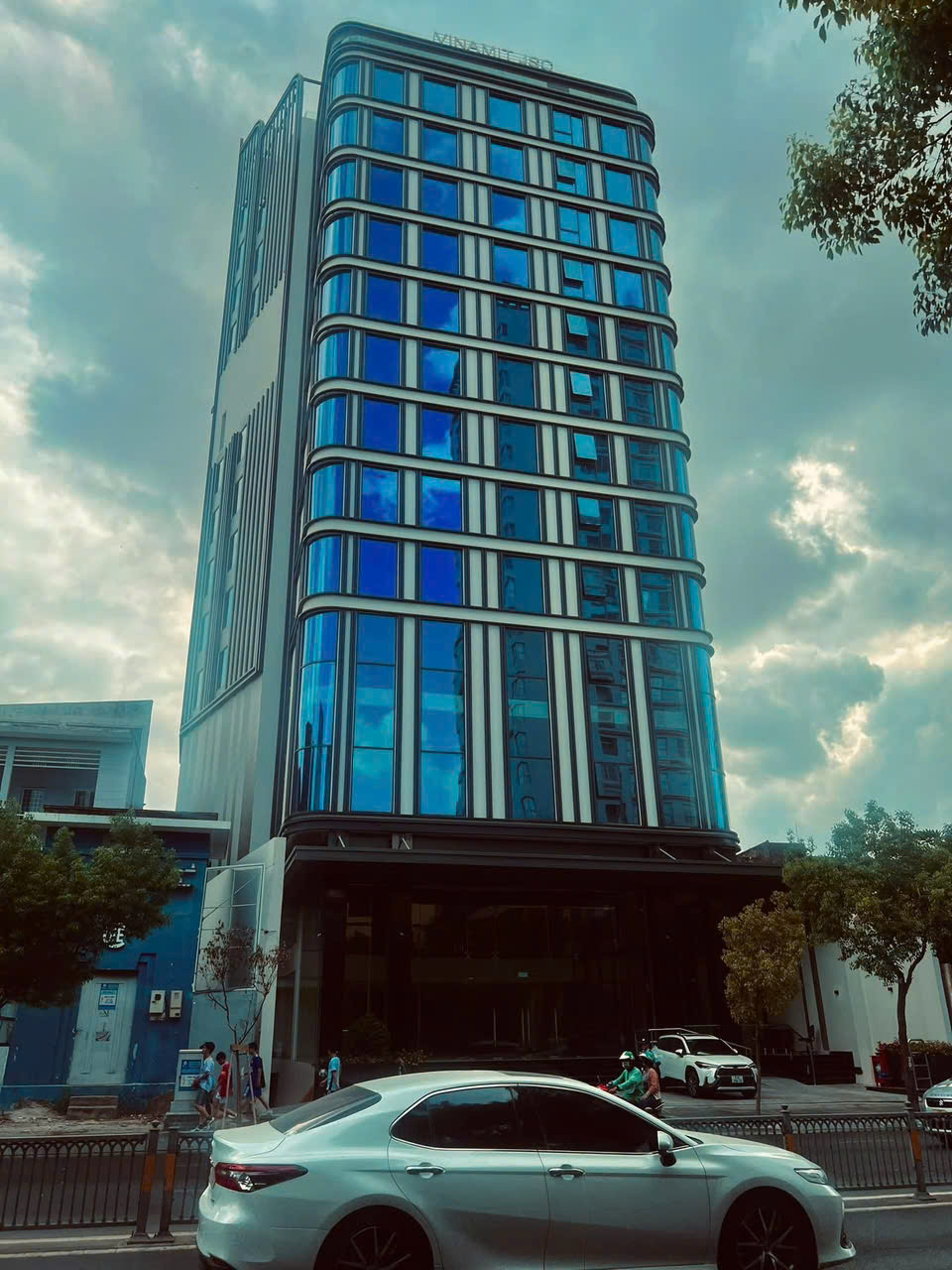Bán Building ngang 11,2M hầm 10 Tầng trục quốc tế đẳng cấp 307B Nguyễn Văn Trỗi - HDT 450tr/th - Ảnh 1