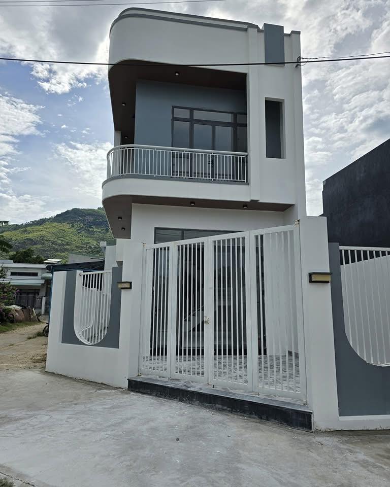 BÁN NHÀ 3 MÊ . 2 MẶT TIỀN. ĐƯỜNG CAO XUÂN HUY. KHU VỰC PHÚ TÀI. TP QUY NHƠN - Ảnh chính