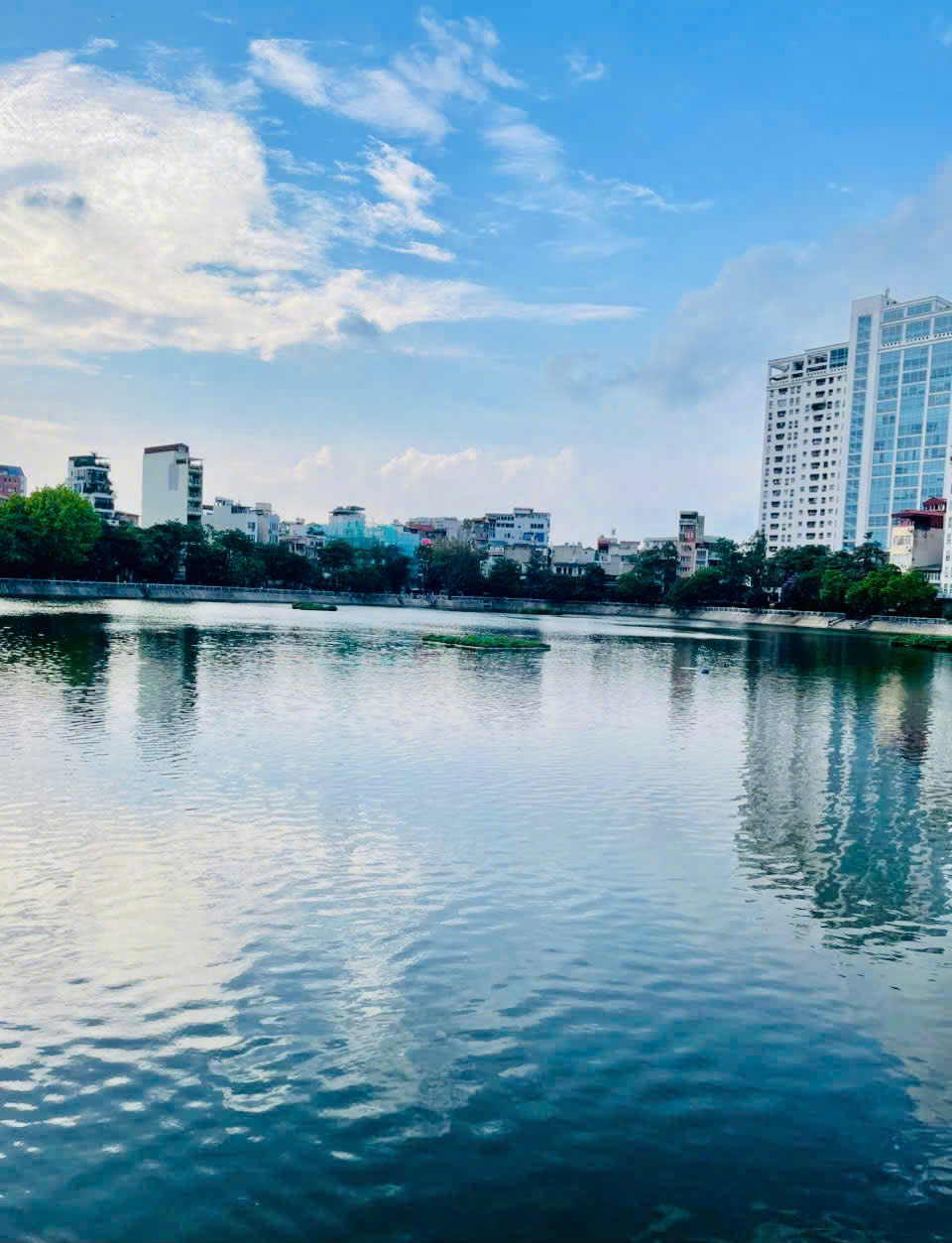 NHÀ ĐẸP NHƯ MƠ - TRUNG TÂM LONG BIÊN - 95M2 - GARA THANG MÁY - HƠN 30 TỶ - Ảnh chính