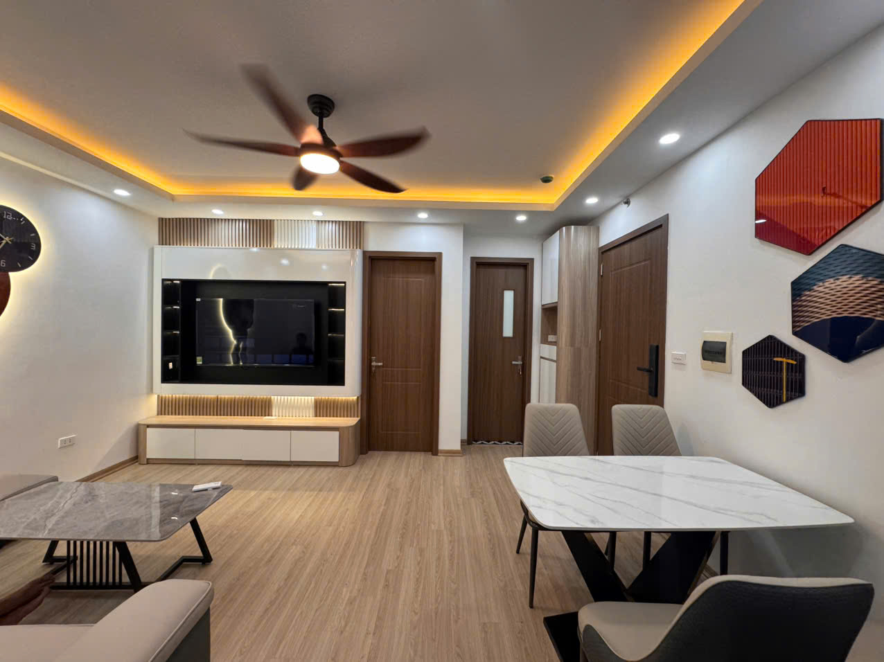 Bán căn hộ hiếm đẹp tòa VP5 Linh Đàm, Hoàng Mai, 58m2, 2 ngủ giá chỉ nhỉnh 3 tỷ - Ảnh chính