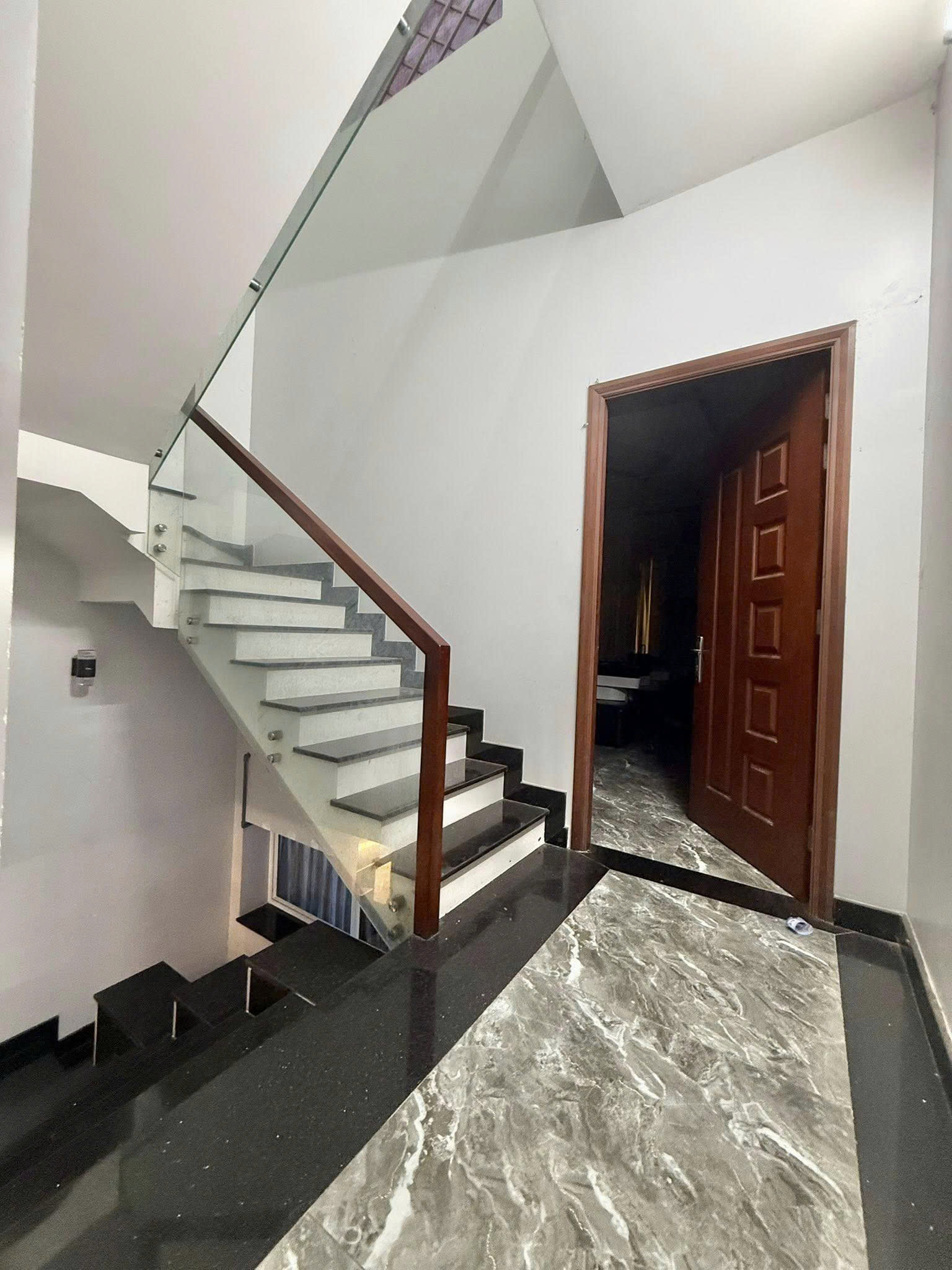 Bán Nhà Mặt tiền Kênh Tân Hóa - gần Huỳnh Thiện Lộc, 4,2x19m, 4 Tầng - 4PN, 13,9 tỷ. - Ảnh 3
