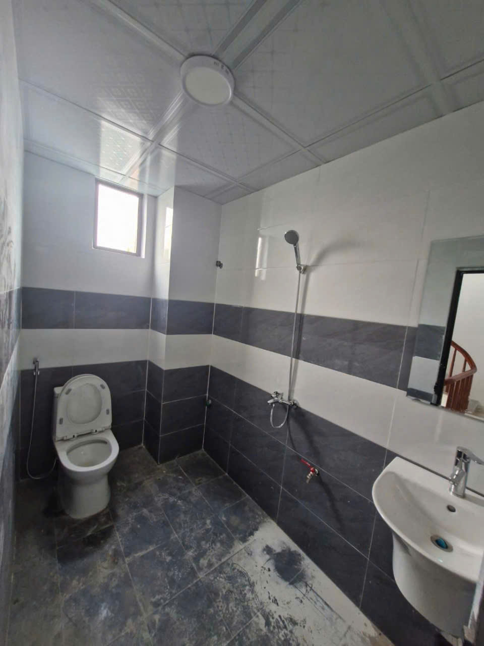 PHÂN LÔ Ô TÔ TẢI TRÁNH, VỈA HÈ, DIỆN TÍCH RỘNG, TƯƠNG LAI TĂNG PHI MÃ - Ảnh 1