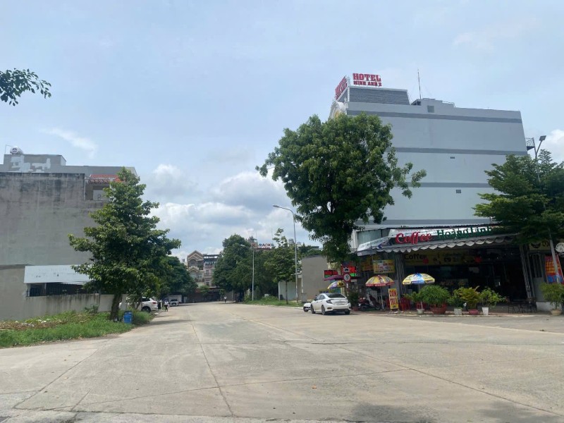 Bán đất gần Vincom Dĩ An,đường rộng thênh thang 23m,giá rẻ cho các nhà đầu tư - Ảnh chính